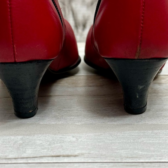 Red Leather Boots Booties Gold Buckle Hardware Womens Size 7 1/2 Cougar Spain - Picture 5 of 11